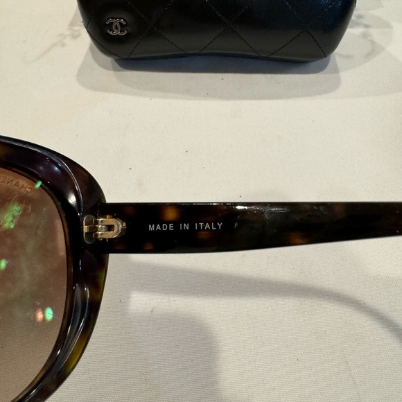 Authentic CHANEL sunglasses with case - Picture 9 of 13